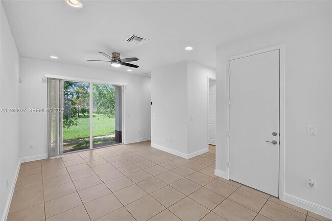 Building Photo - 7657 NW 88th Terrace