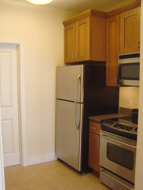 Building Photo - 402 Marlborough St