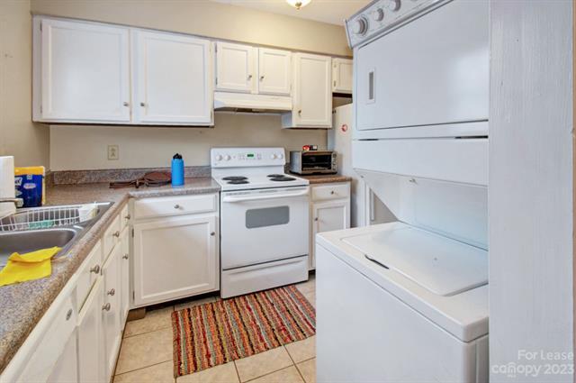 Building Photo - 3381 Heathstead Place