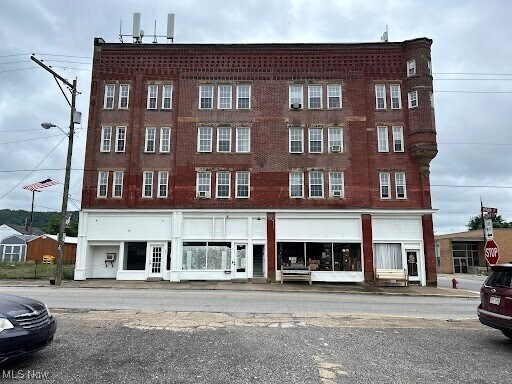 Primary Photo - 315 Main St