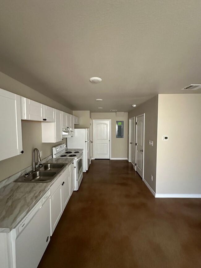 Building Photo - 1 Bed/1 Bath