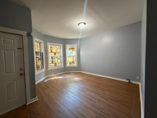 Building Photo - 6006 S Marshfield Ave