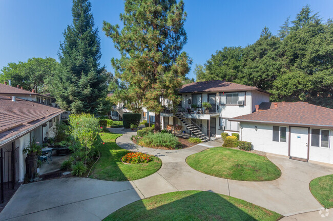 Building Photo - Casa Vasona Garden Apartments