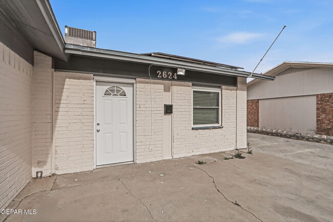 Building Photo - 2624 Lake Victoria Dr