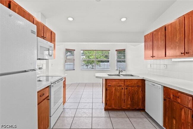 Foto del edificio - 1425 SW 10th St