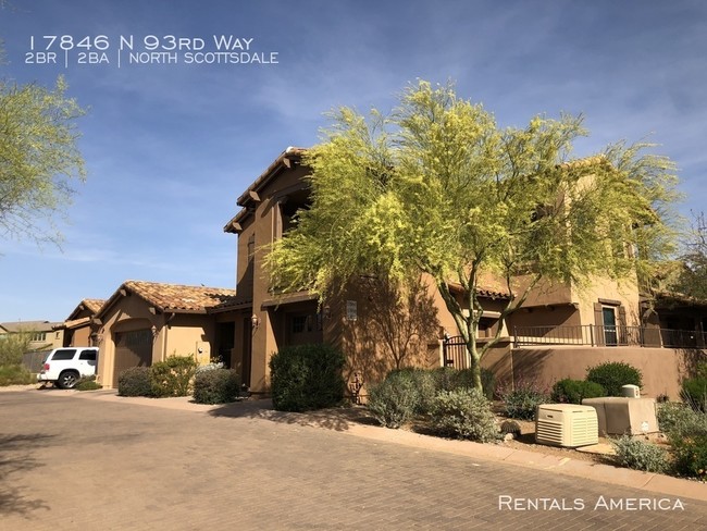 Building Photo - Beautiful Mountain Views All Around!