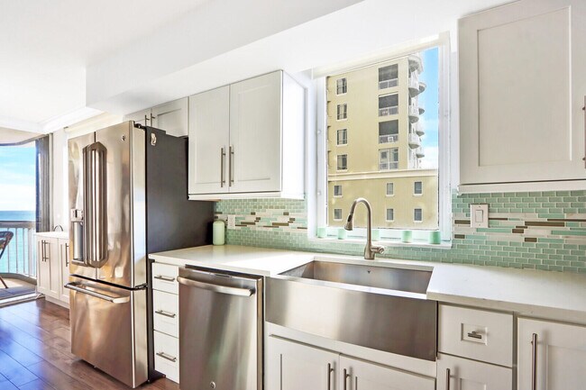 Building Photo - 5380 N Ocean Dr