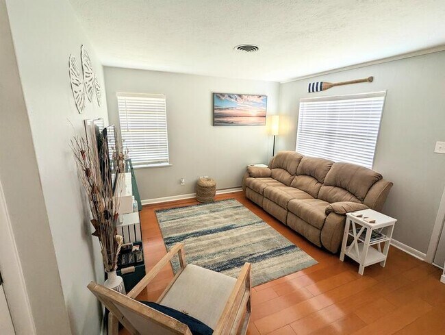 Building Photo - 104 Charleswood Ln