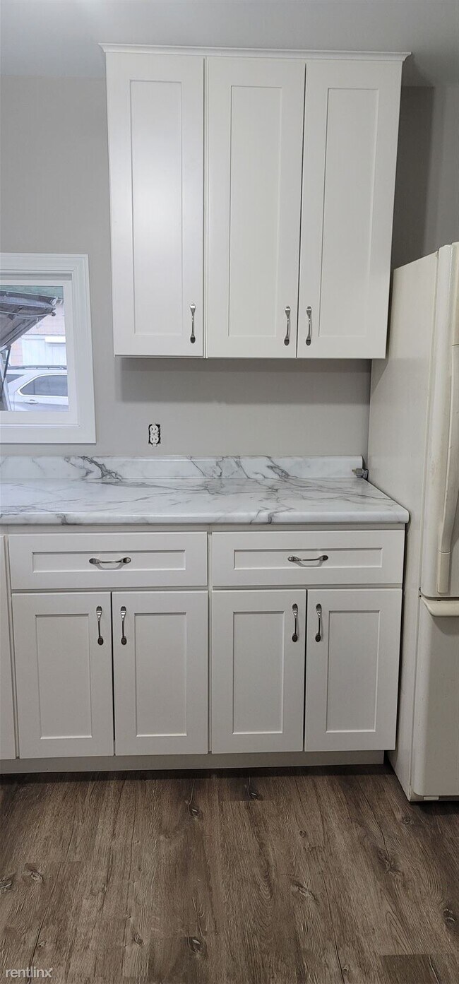 Foto del edificio - 3 br, 1 bath House - 551 W Franklin Ave