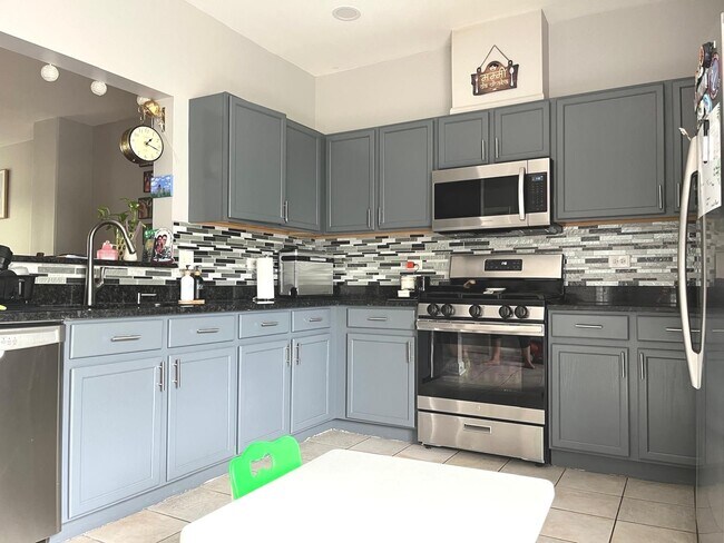 Building Photo - 3472 Ravinia Cir