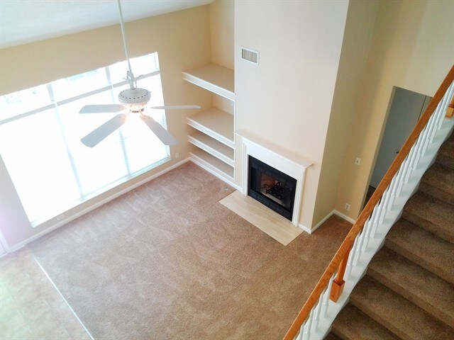 Building Photo - 300 Ella St