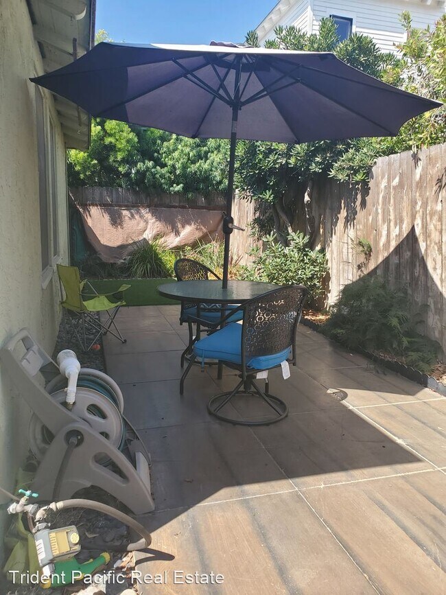 Foto del edificio - 1 br, 1 bath House - 222 J Avenue