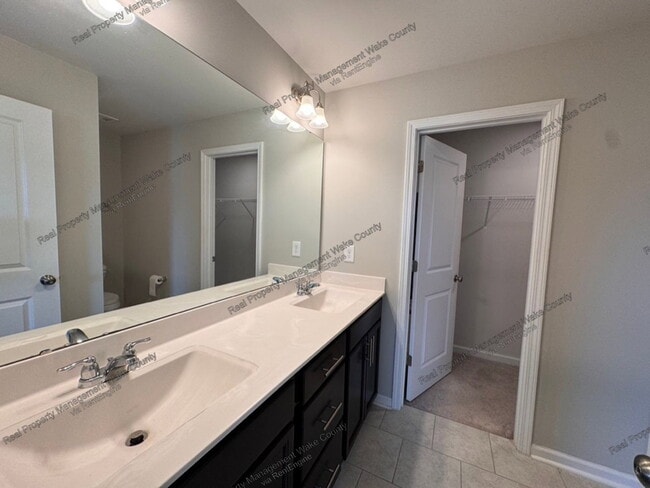 Building Photo - 1063 Shoreside Dr
