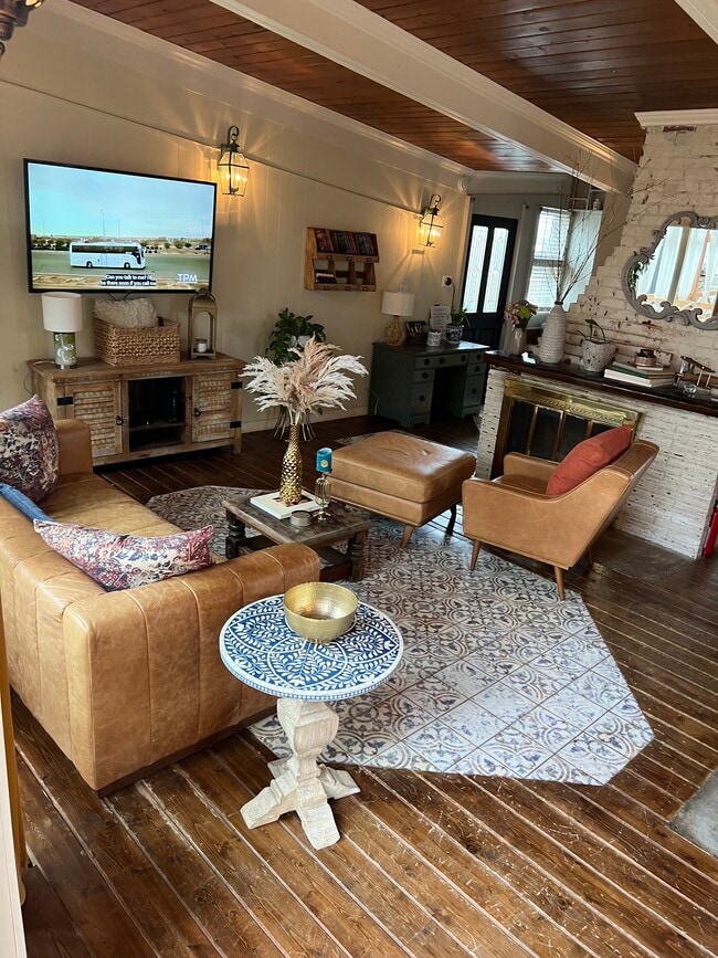 Building Photo - 6920 NE 27th Ave