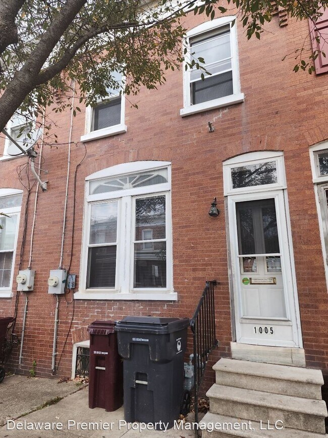 Building Photo - 3 br, 1 bath House - 1005 Maple Street