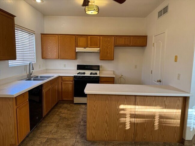 Foto del edificio - 1892 W Alder Grove Dr