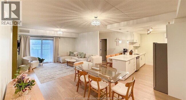 Photo du bâtiment - 2600 Sandwich W Pkwy