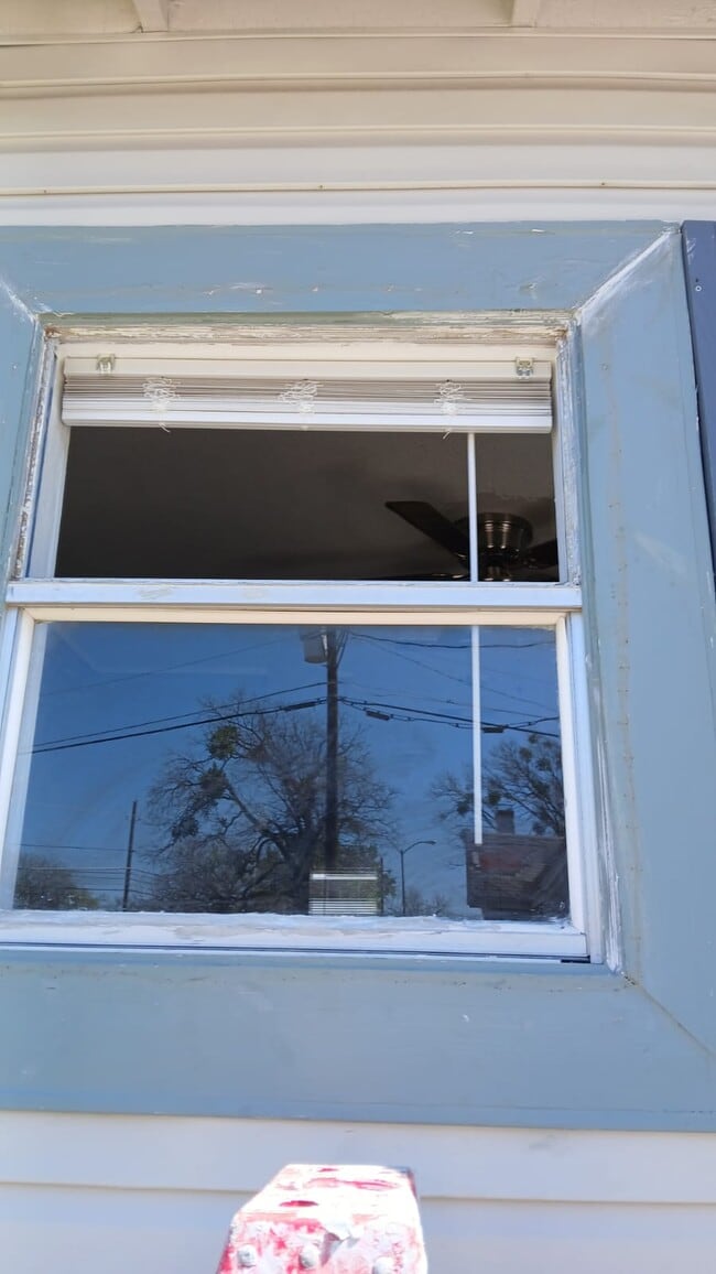 Building Photo - 1210 Dalview Ave