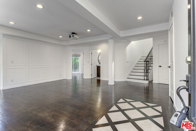 Foto del edificio - 637 N Harper Ave
