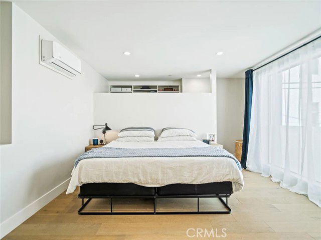 Foto del edificio - 811 1/2 North Detroit Street, Los Angeles, CA 90046 - 3 BR 3 BA house