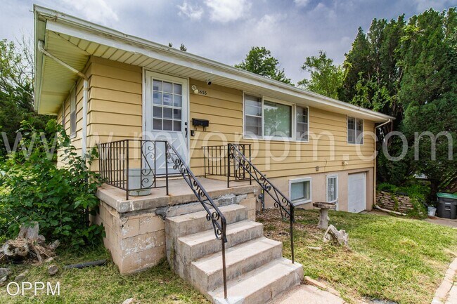 Building Photo - 3 br, 2 bath House - 3655 Summit St