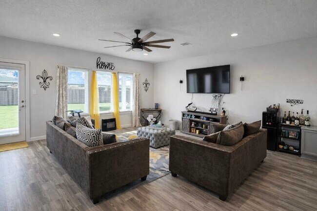 Foto del edificio - 7722 Caspian Ranch Dr