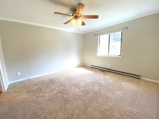 Foto del edificio - Great Location 1/2 mile from downtown Weav...