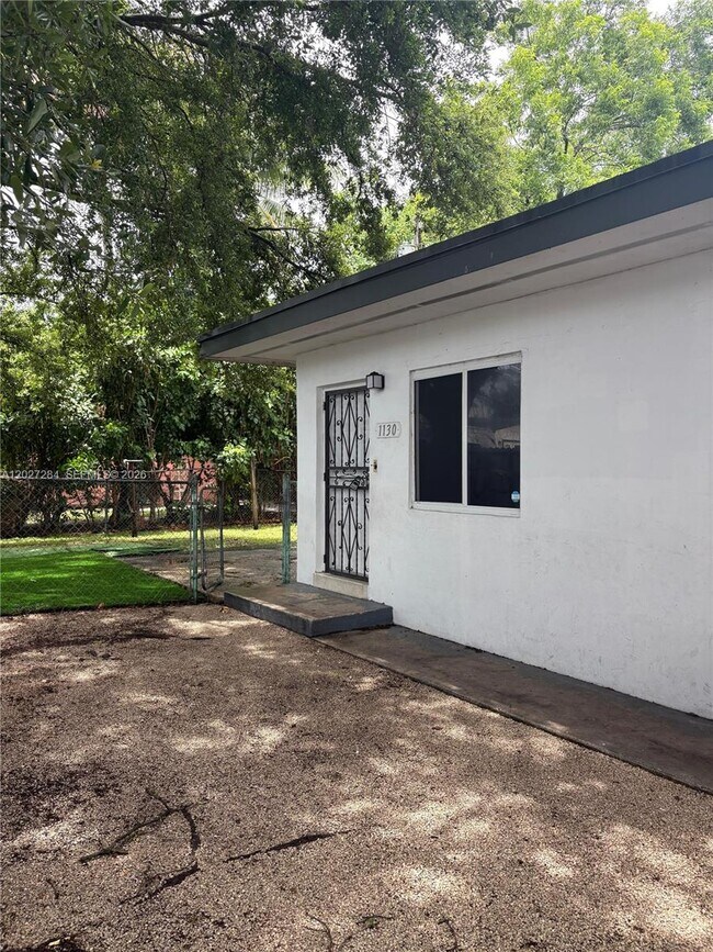 Building Photo - 1130 NW 76th St