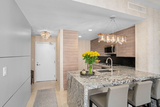Building Photo - 530 K St
