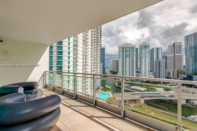 Foto del edificio - 90 SW 3rd St