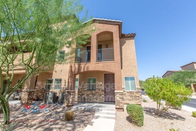 Building Photo - 2821 S Skyline Dr