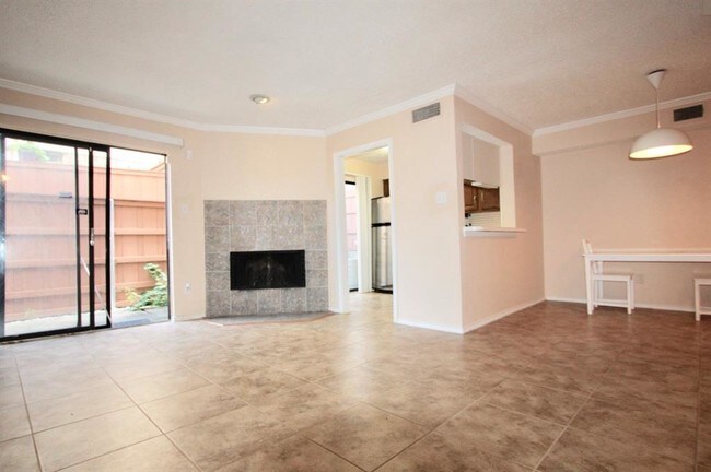 Building Photo - 4252 Madera Rd