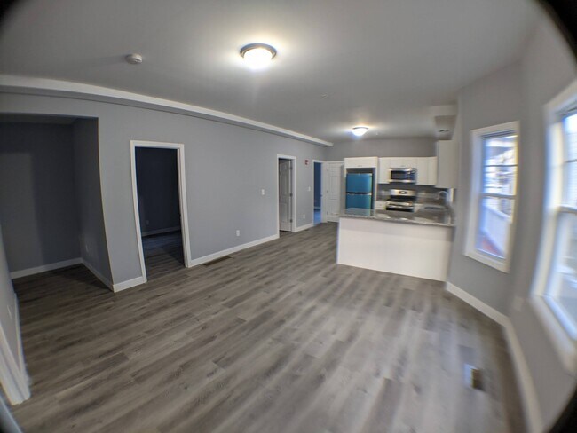 Building Photo - 43 Clare St