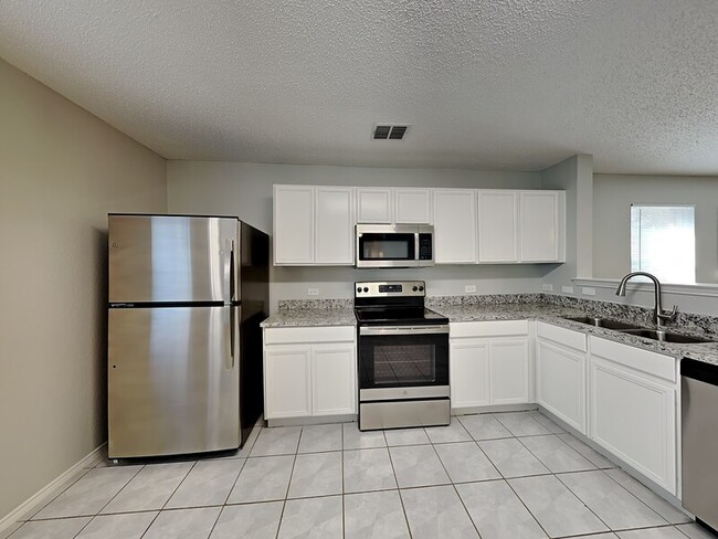 Building Photo - 7460 Concordia Ln