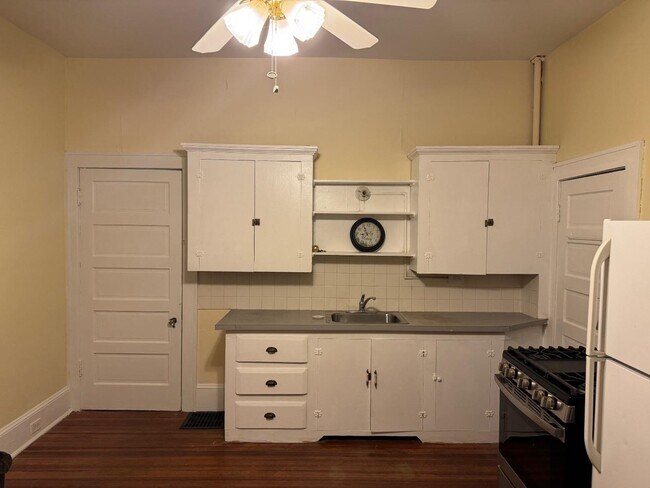 Foto del edificio - 1533 W Northwest Blvd