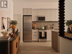 Building Photo - 65 Trinity St