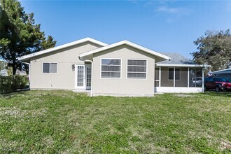 Building Photo - 5487 Kenwood Dr