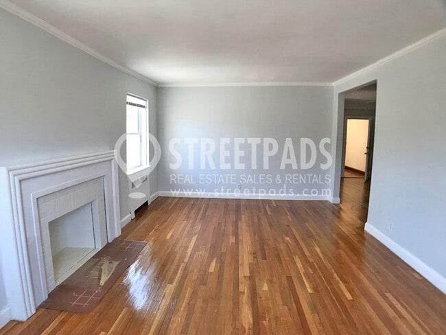 Building Photo - 1139 Beacon St