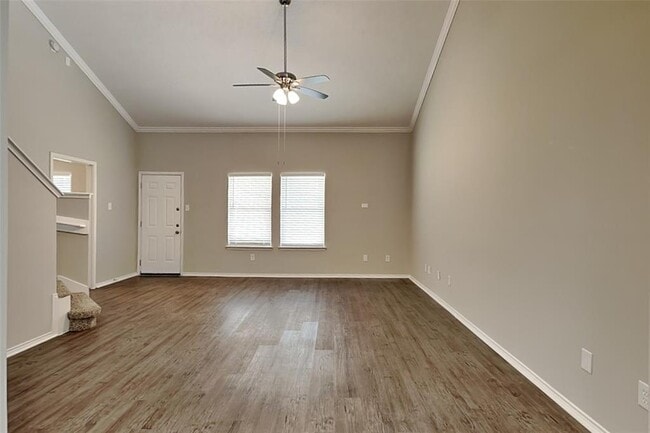 Building Photo - 7914 Crescent Village Ln