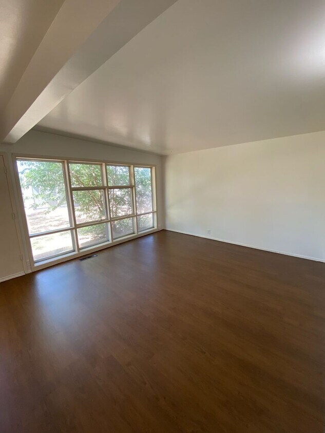 Foto principal - 2302 48th St