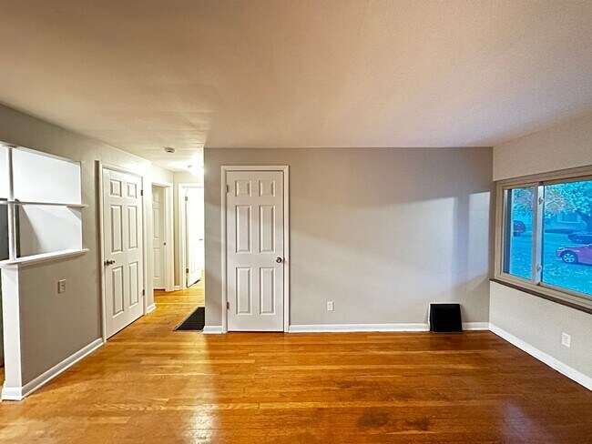 Foto del edificio - 1545-1547-1547 Garling Ave