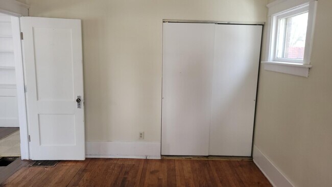 Foto del edificio - 341 E 22nd St