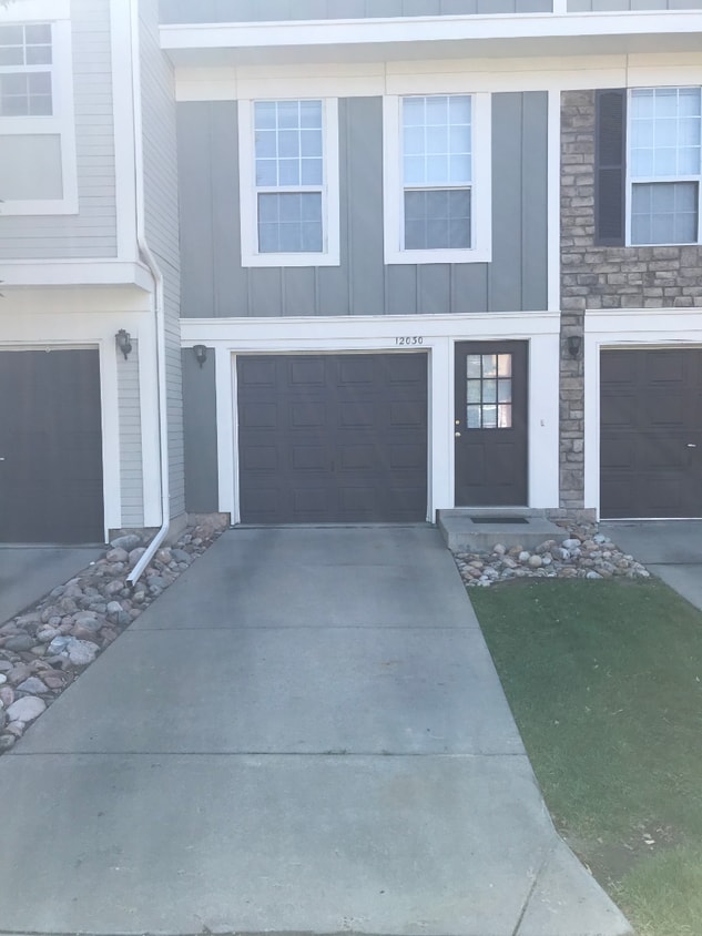 Primary Photo - Beautiful 2BR/1.5B Town Home! AVAIL 09/15