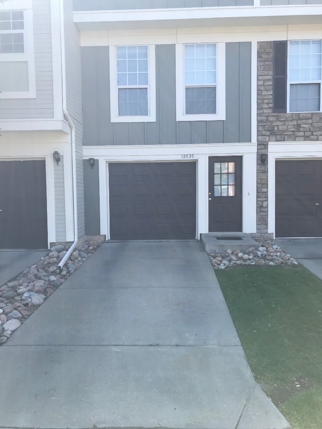 Building Photo - 12030 E Hoye Dr