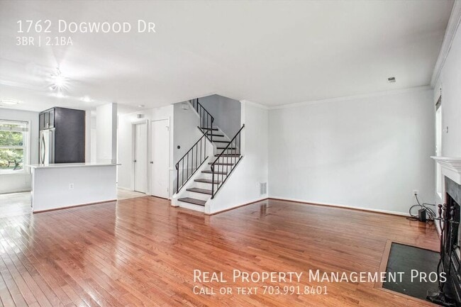 Building Photo - 1762 Dogwood Dr