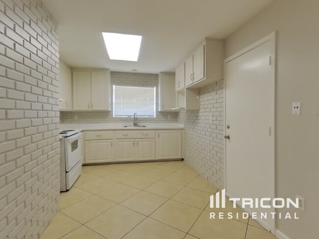 Building Photo - 2932 Los Altos Way Antioch CA