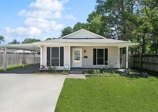 Building Photo - 3304 Bridge Dr