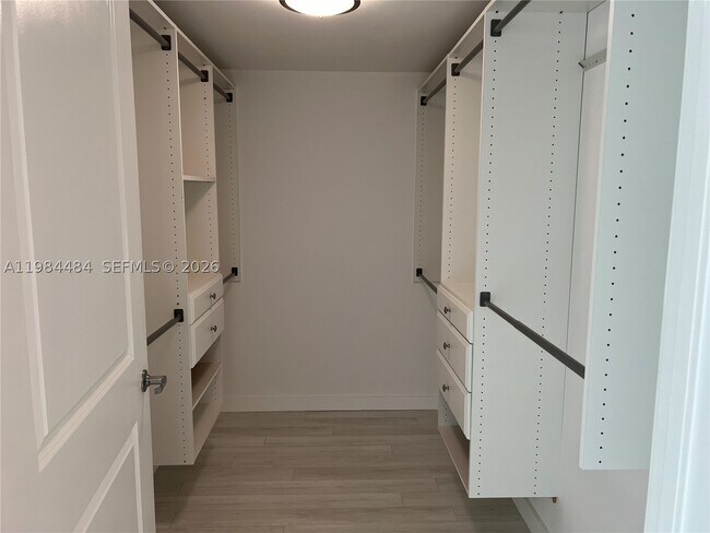 Foto del edificio - 400 Sunny Isles Blvd
