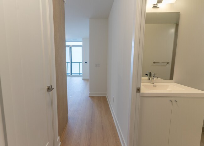 Photo du bâtiment - 2545-2545 Simcoe St N