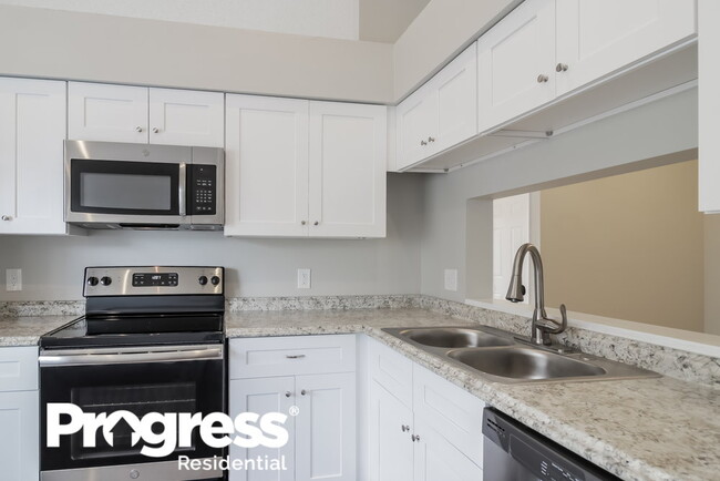 Building Photo - 8231 Rain Forest Dr